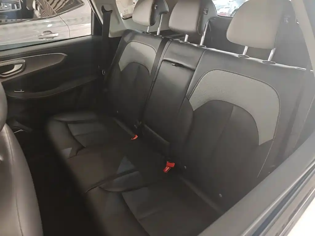 Roewe RX5 New Energy — миниатюра 17