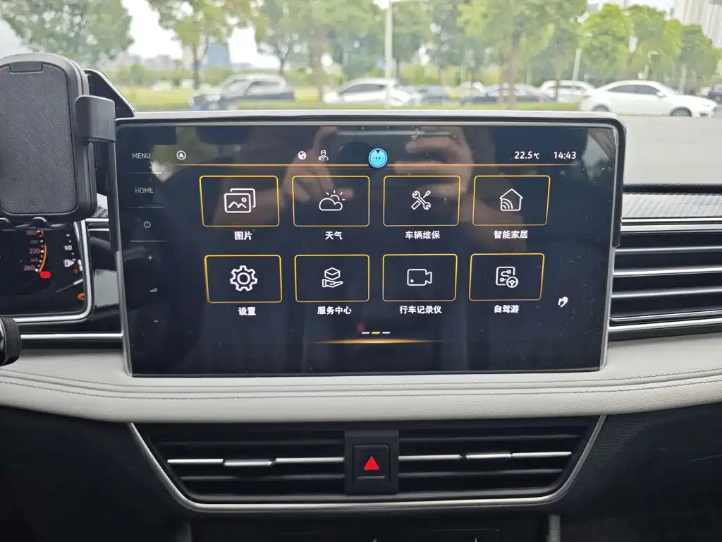 Volkswagen Tiguan L — миниатюра 15