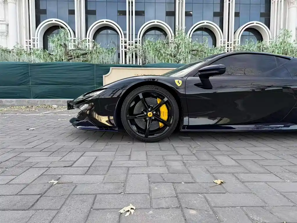 FERRARI SF90