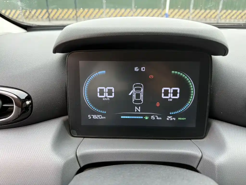 Leapmotor Leapmotor T03 - фото 9