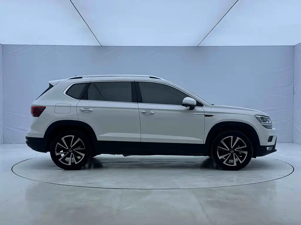 Volkswagen Tharu — миниатюра 7