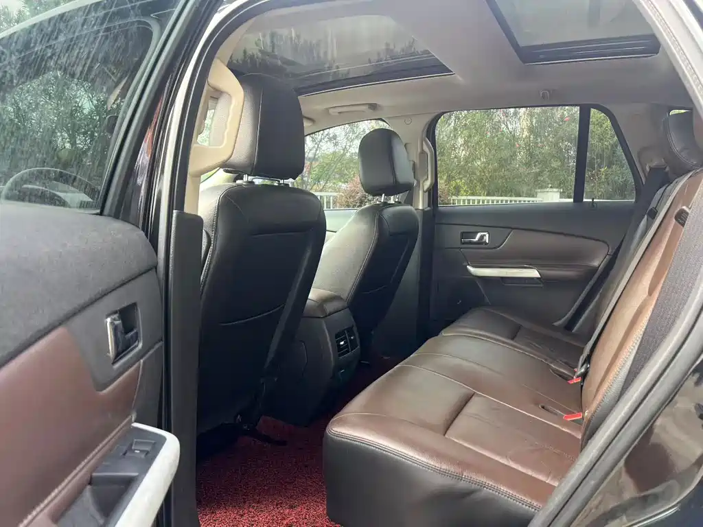 Ford Edge (Import) — миниатюра 6