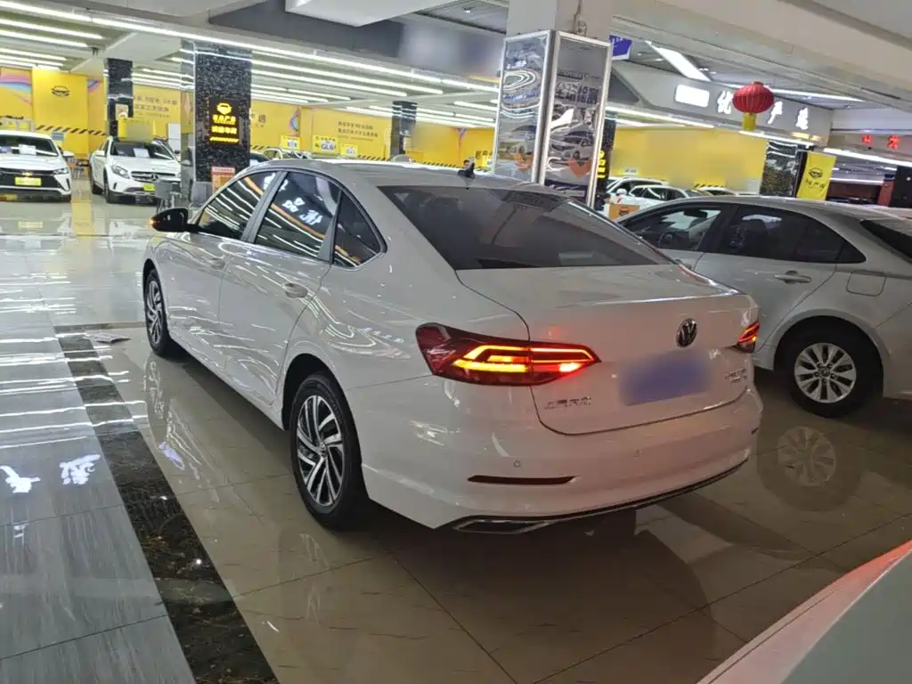 Volkswagen Lavida — миниатюра 5