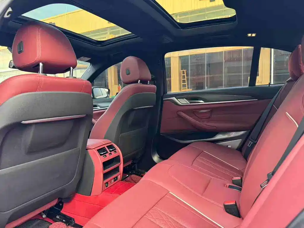 BMW 5 Series — миниатюра 9