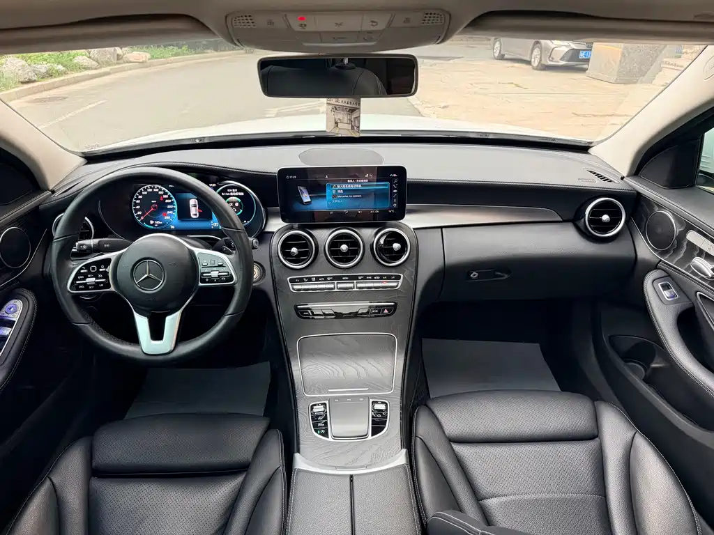 Mercedes-Benz C-Class — миниатюра 5