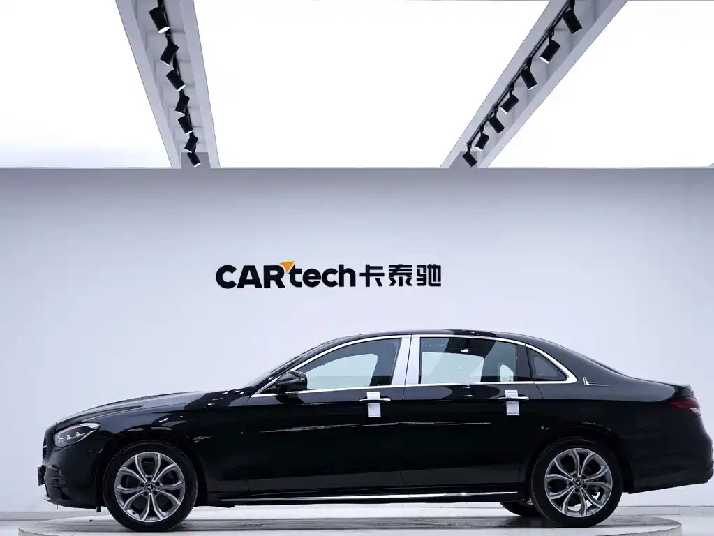 Mercedes-Benz E-Class — миниатюра 4