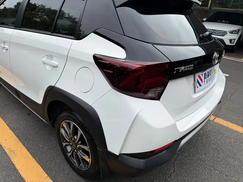 Toyota Yaris L 2022 — фото 20