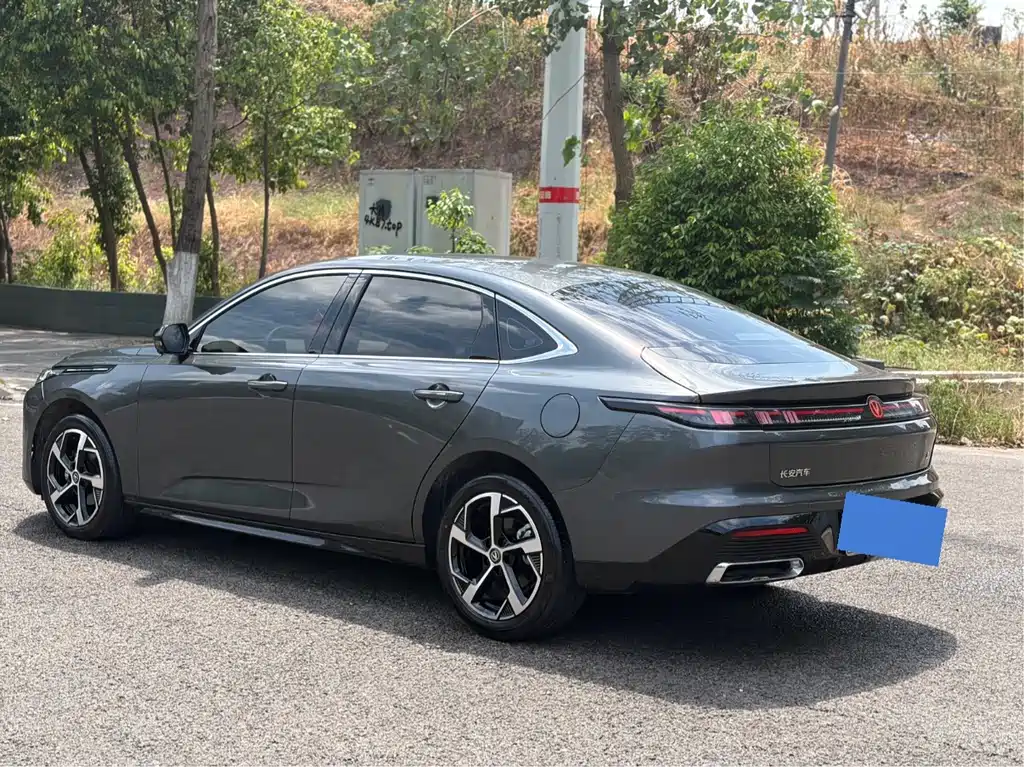 Changan Eado — миниатюра 4