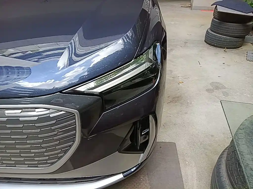 Audi Q4 e-tron — миниатюра 24