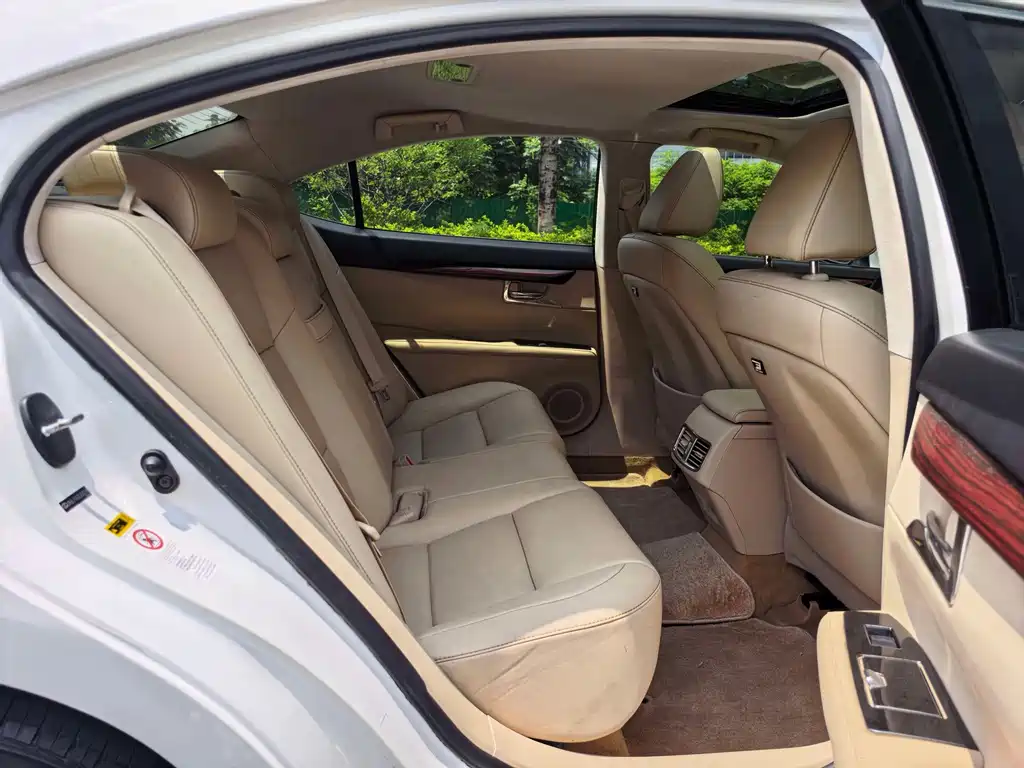 Lexus ES — миниатюра 10