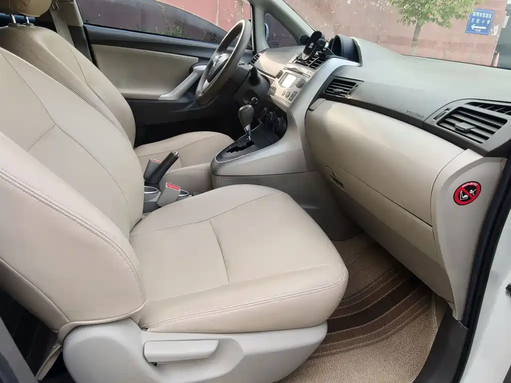 Toyota Verso — миниатюра 10
