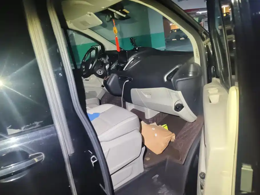 Ford Tourneo — миниатюра 8