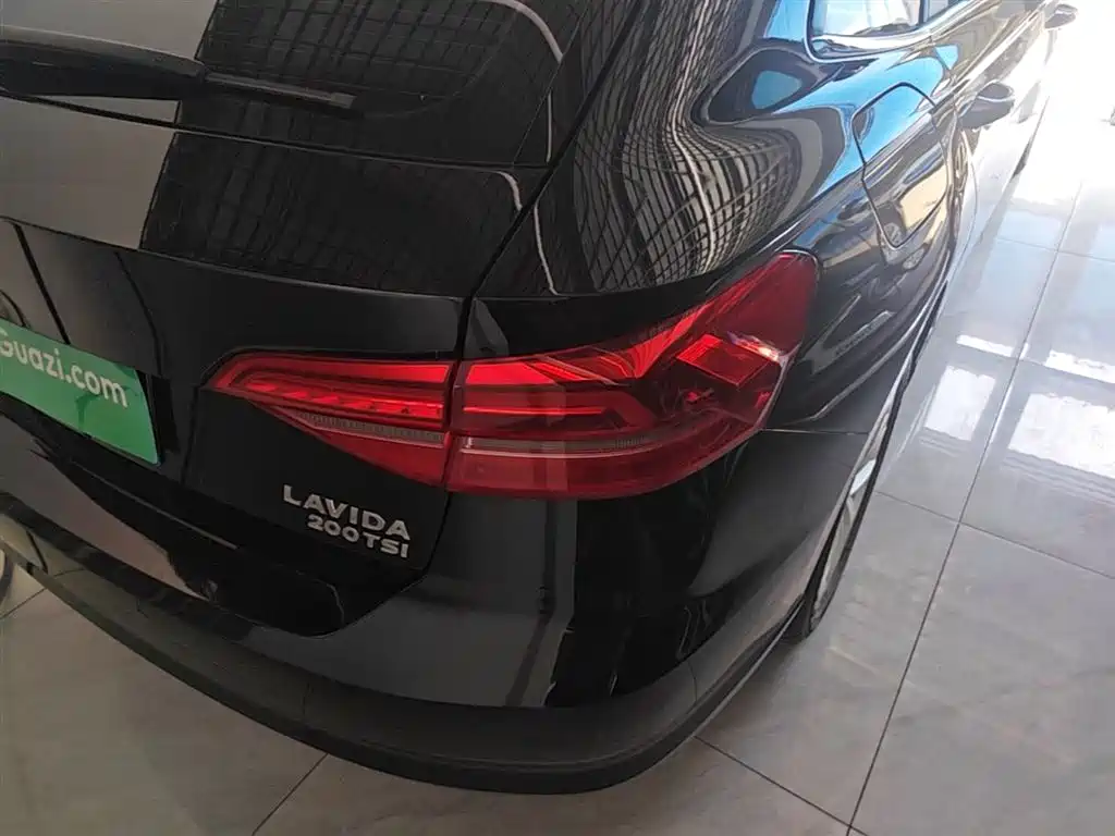Volkswagen Lavida 2018 200TSI DSG Comfort V