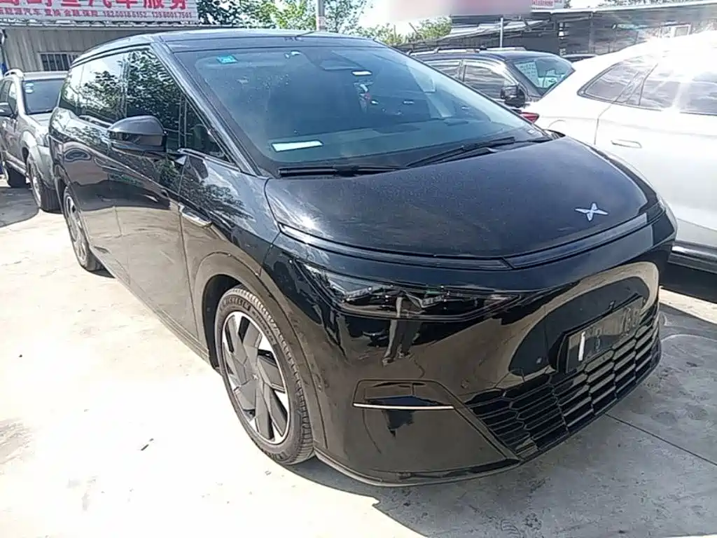 XPeng X9 — миниатюра 4