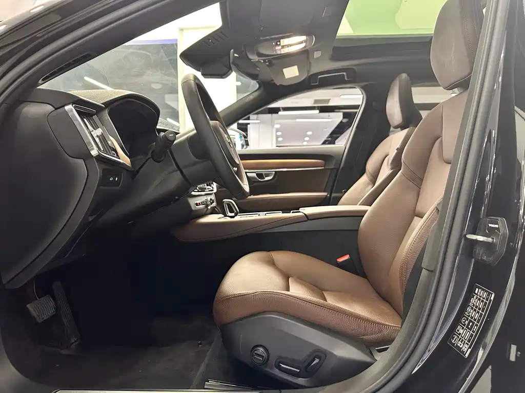 Volvo S90 PHEV — миниатюра 8
