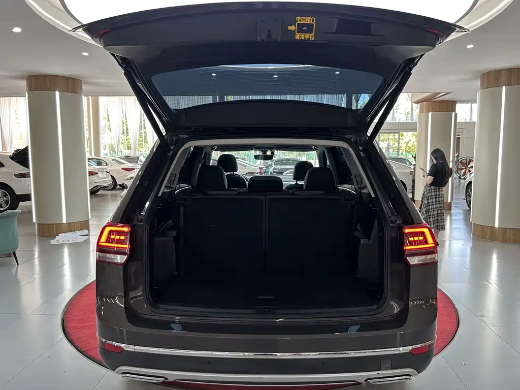 Volkswagen Teramont — миниатюра 10