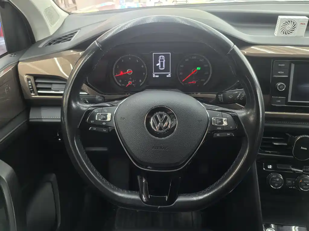 VOLKSWAGEN TUYUE