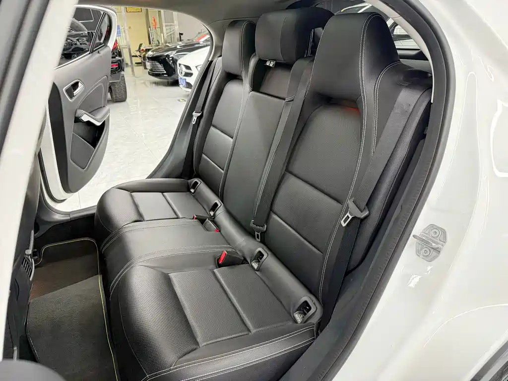 Mercedes-Benz GLA — миниатюра 13