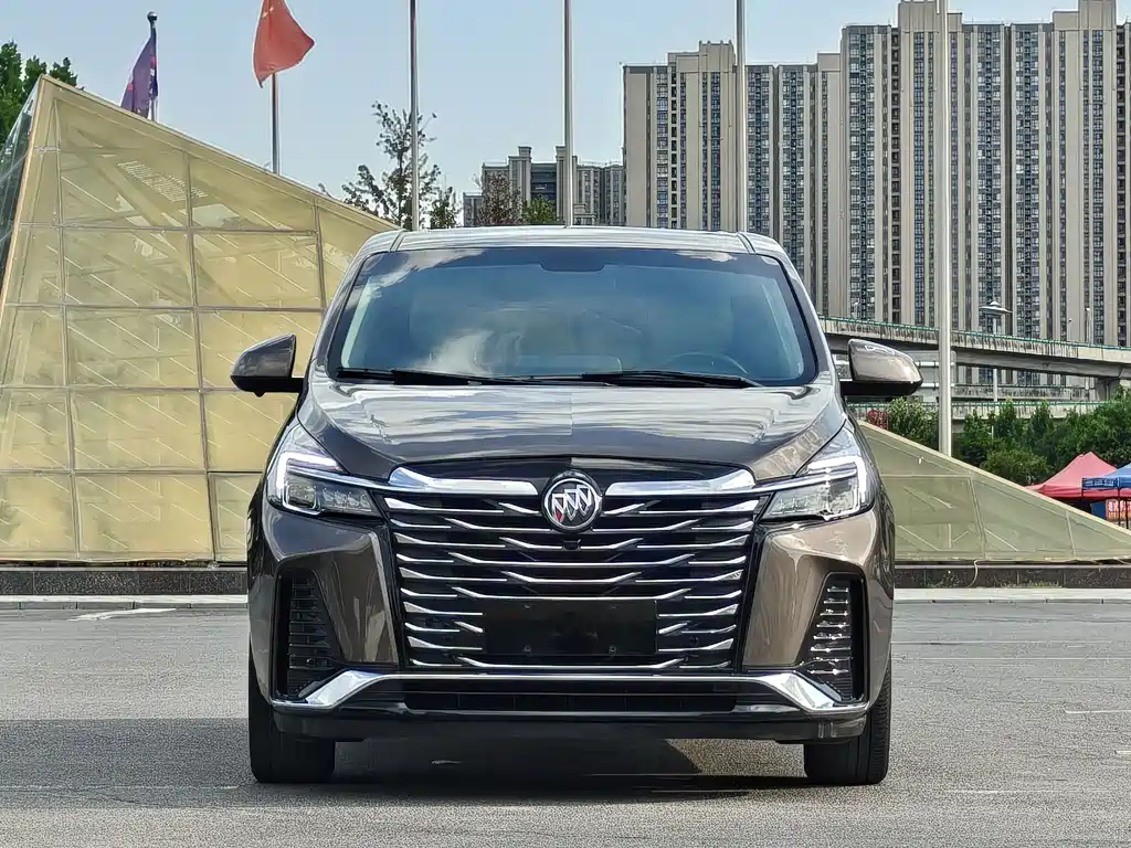 Buick GL8 — миниатюра 2