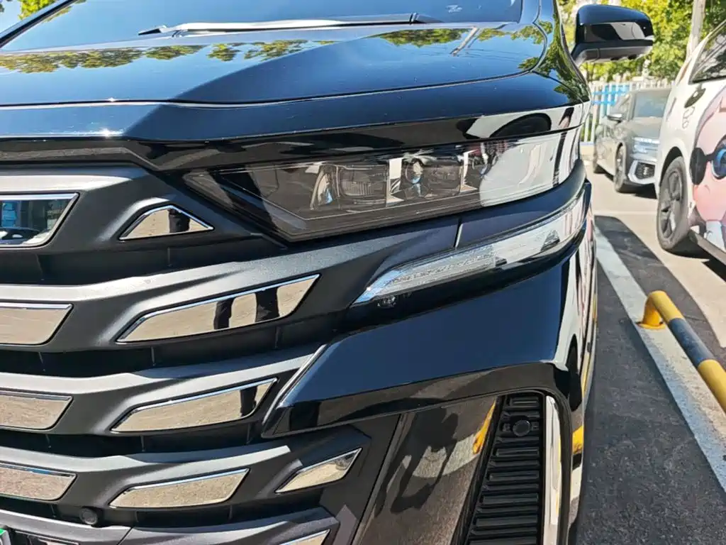 Toyota Vellfire — миниатюра 24
