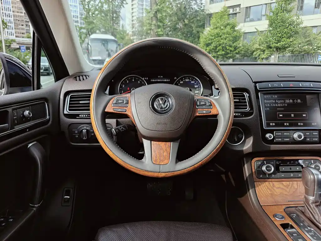 Volkswagen Touareg 2018 3.0TSI
