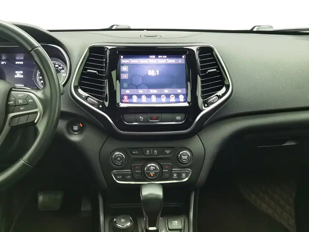 Jeep Cherokee — миниатюра 12