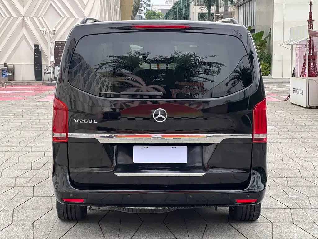 Mercedes-Benz V-Class V 2017 V 260 L Luxury Long Wheelbase