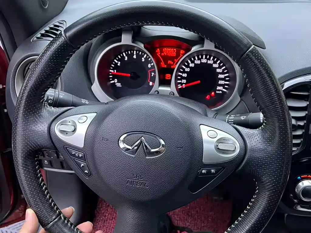 INFINITI ESQ