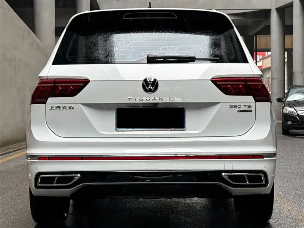 Volkswagen Tiguan L L 2023 380TSI AT R-Line 7 мест