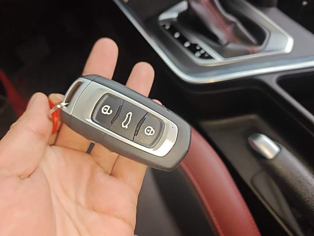 Geely Vision X3 1.5 л 2021 г. шампань/коричневый, пробег 44400 км