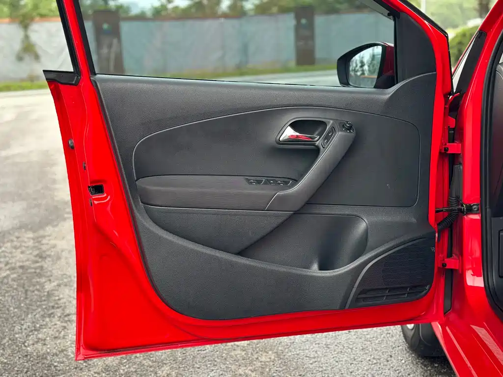 Volkswagen Polo — миниатюра 8