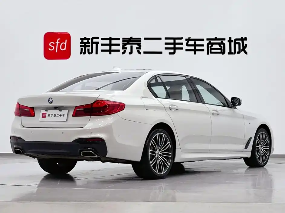 BMW 5 Series — миниатюра 6