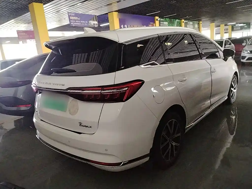 BYD MAX New Energy — миниатюра 7