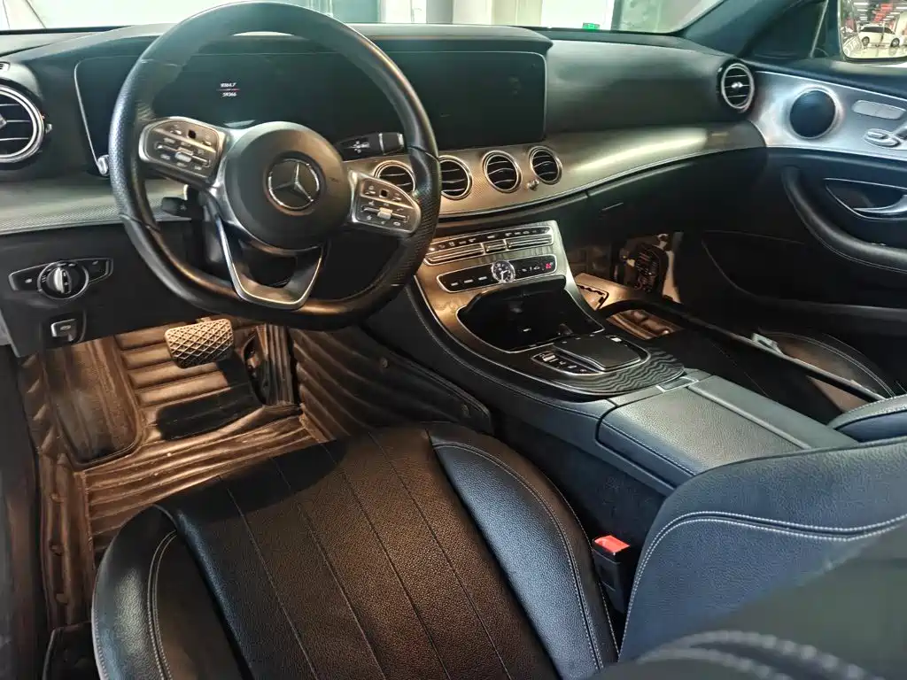 Mercedes-Benz E-Class (Import) — миниатюра 9