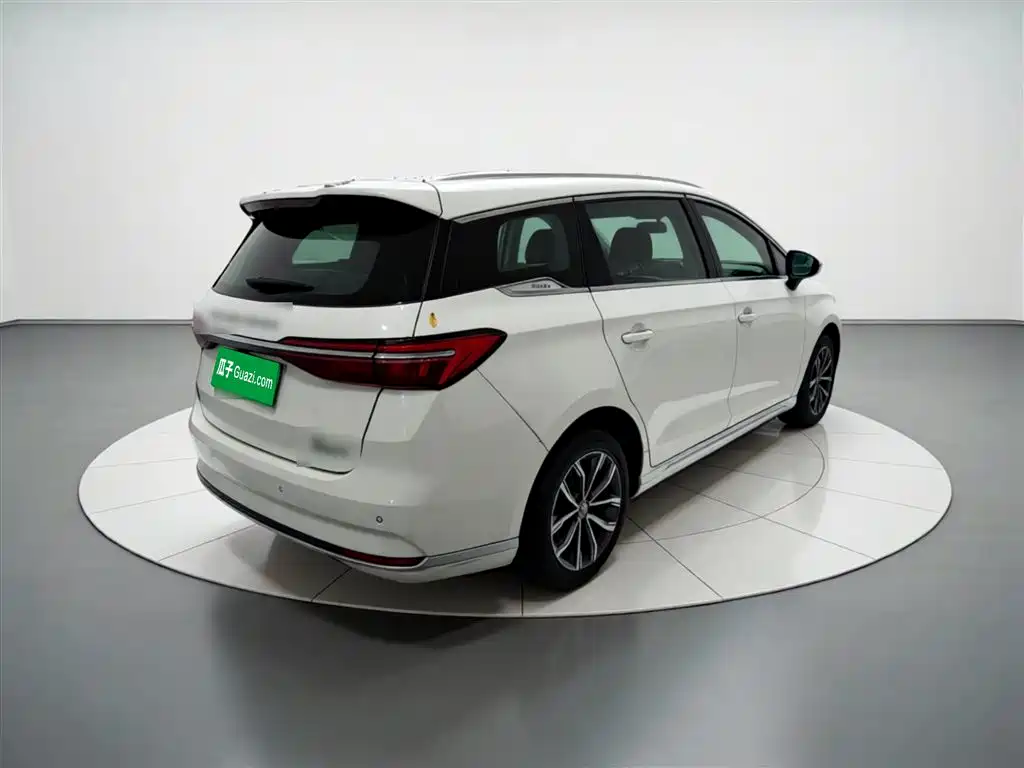 BYD Song MAX MAX 2021 1.5T AT Luxury 7 мест