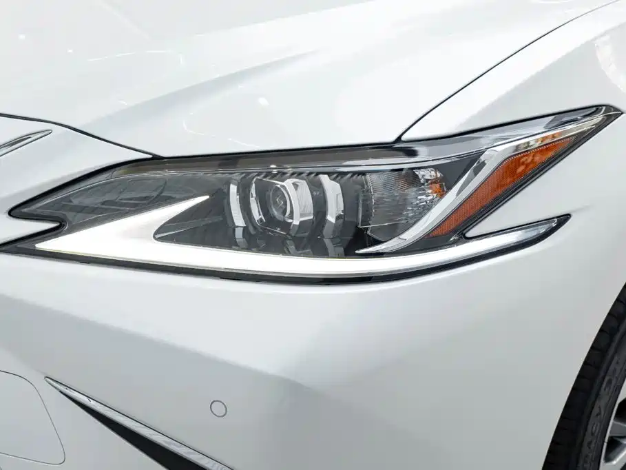 Lexus ES — миниатюра 8