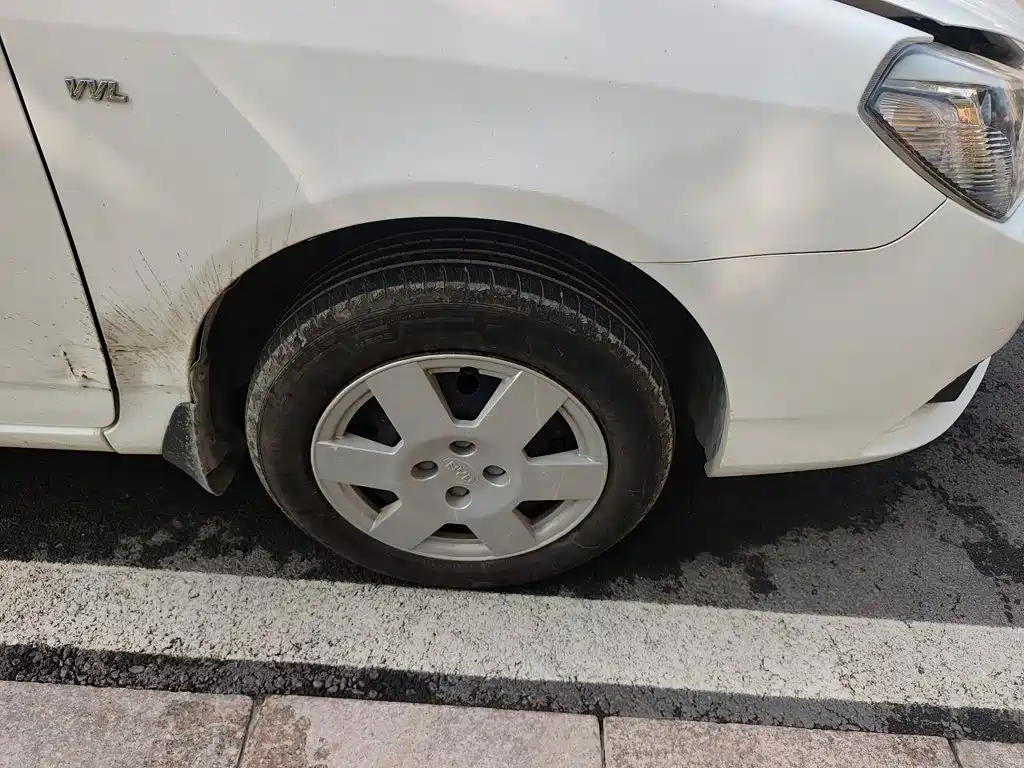 BYD F3 — миниатюра 24