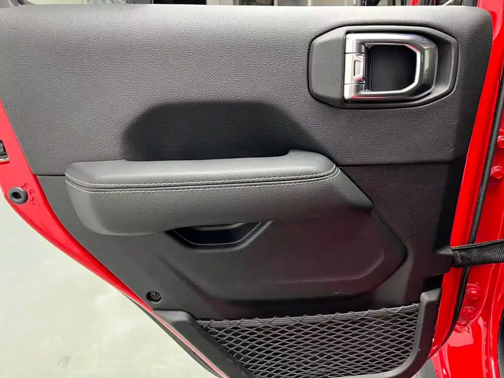 Jeep Wrangler PHEV — миниатюра 13
