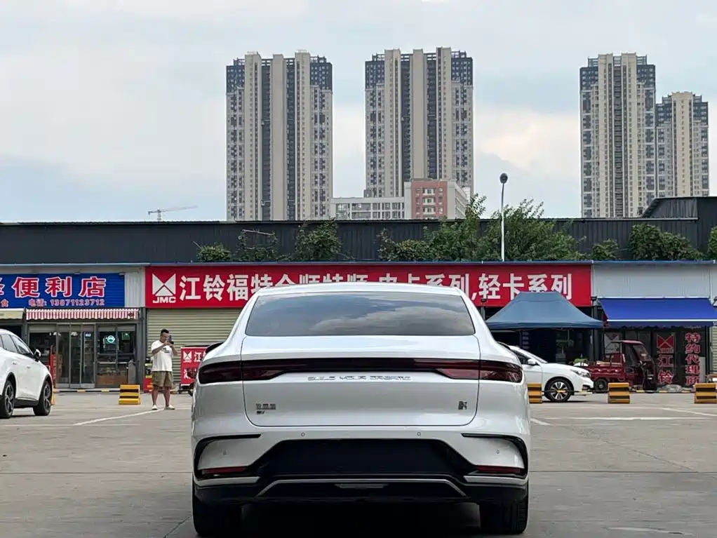 BYD Han — миниатюра 8