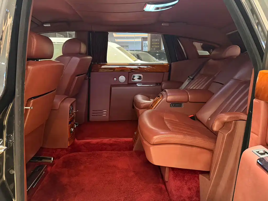 Rolls-Royce Phantom — миниатюра 10