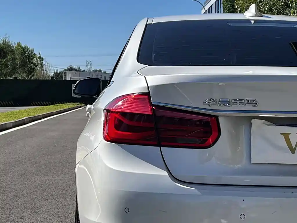 BMW 3 Series — миниатюра 13