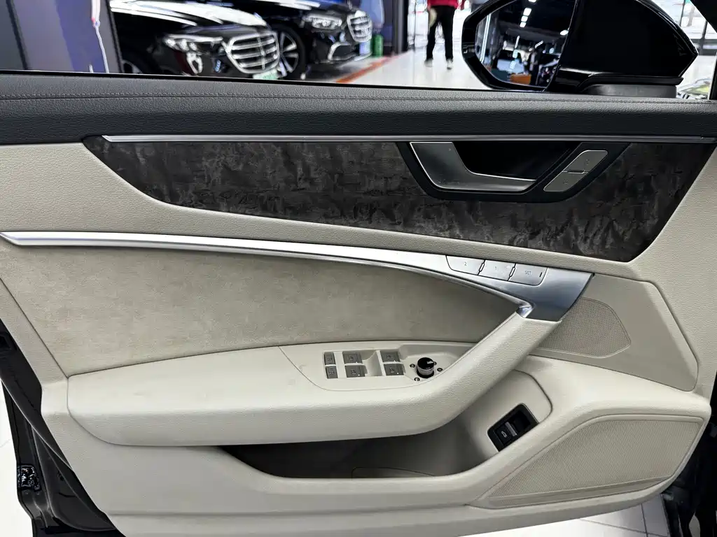 Audi A6L — миниатюра 9
