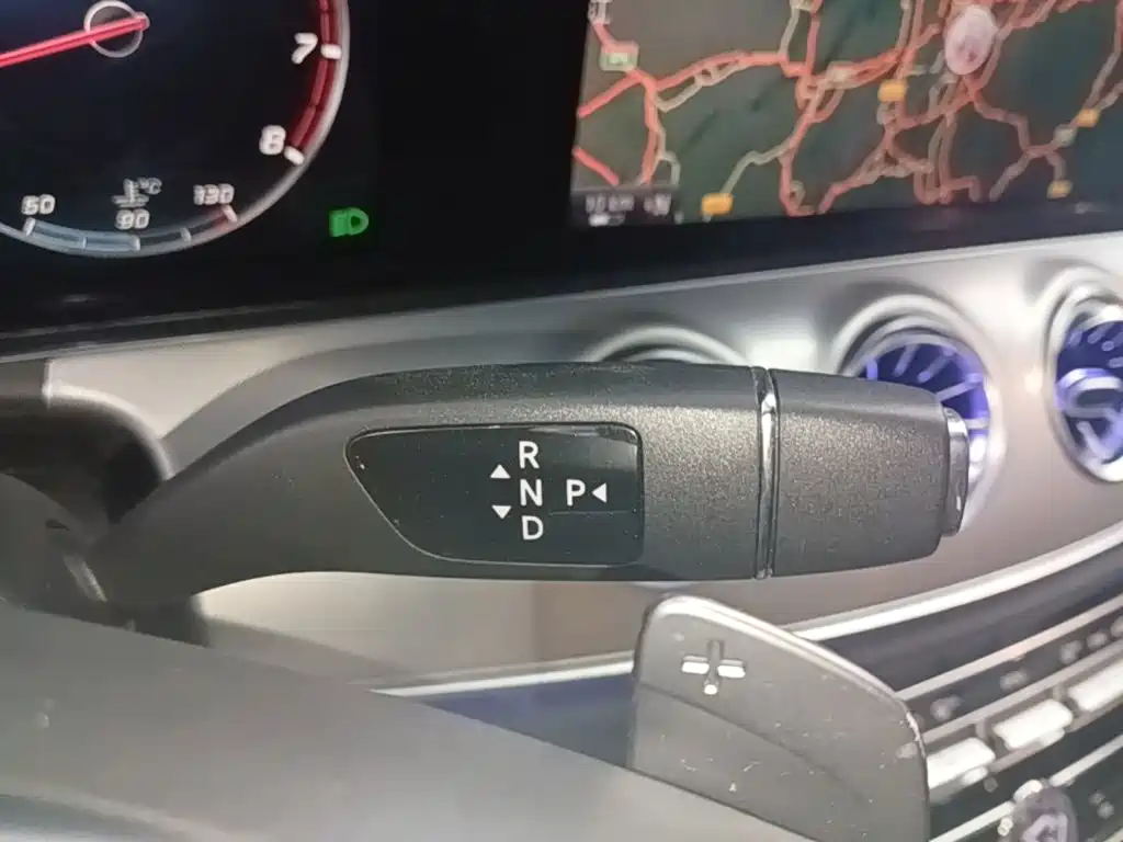 Mercedes-Benz E-Class (Import) — миниатюра 14