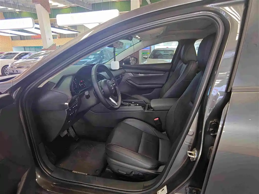 Mazda 3 Axela — миниатюра 2