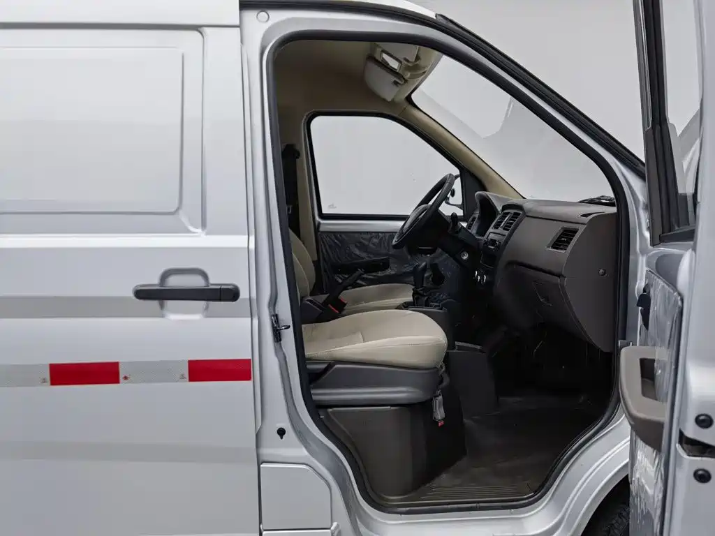 Wuling Rongguang S — миниатюра 23