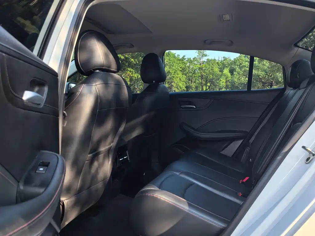 Roewe i5 — миниатюра 11