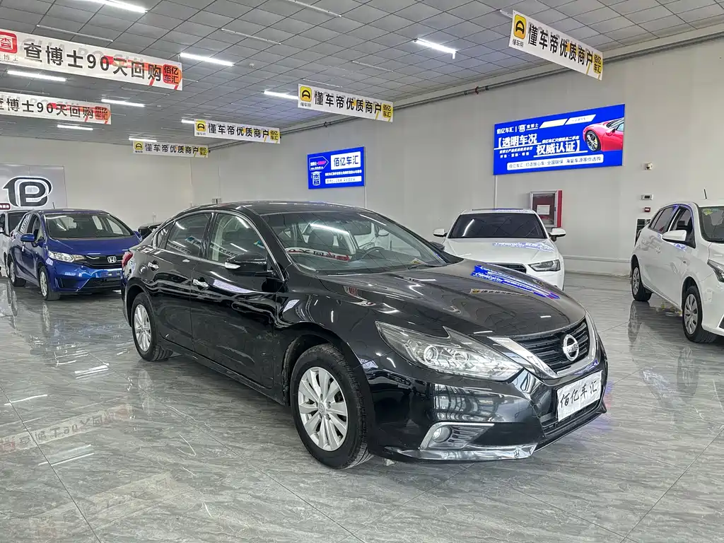 NISSAN TEANA