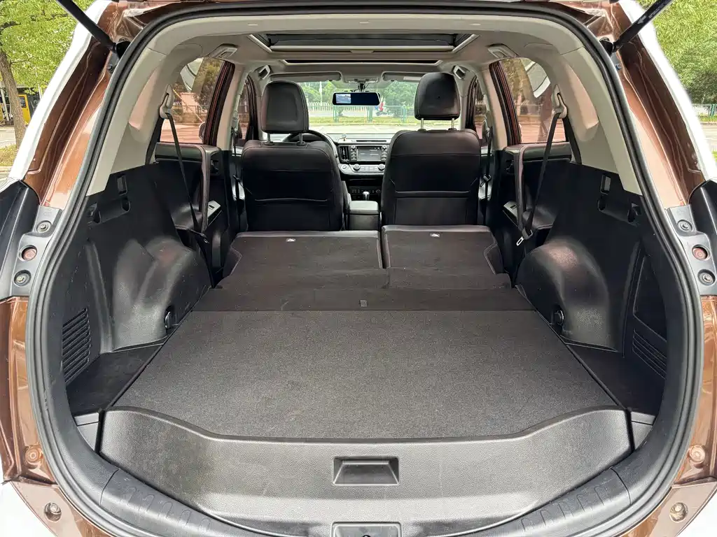 Toyota RAV4 — миниатюра 18