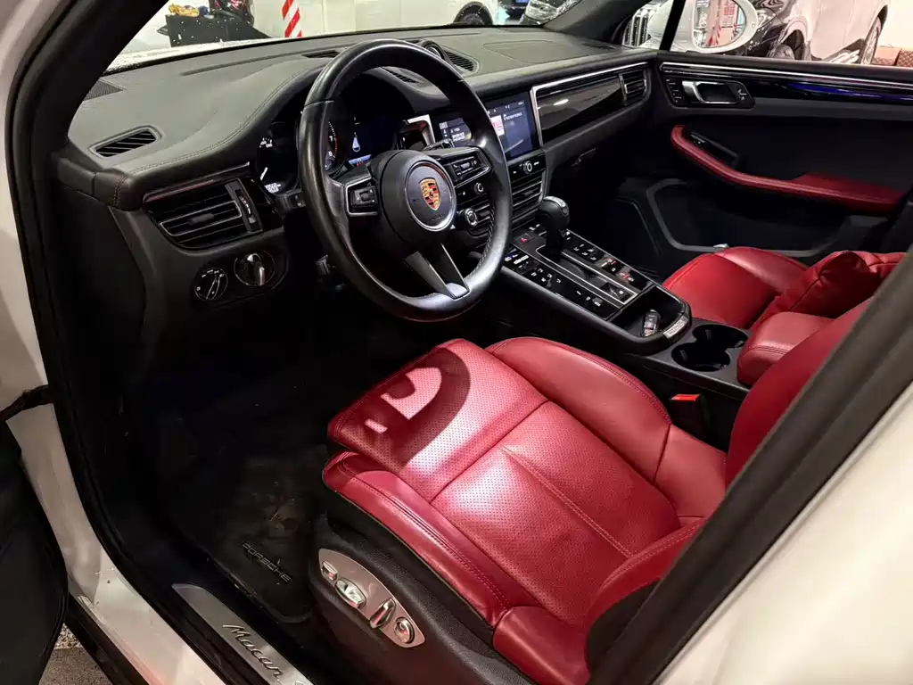 Porsche Macan — миниатюра 6