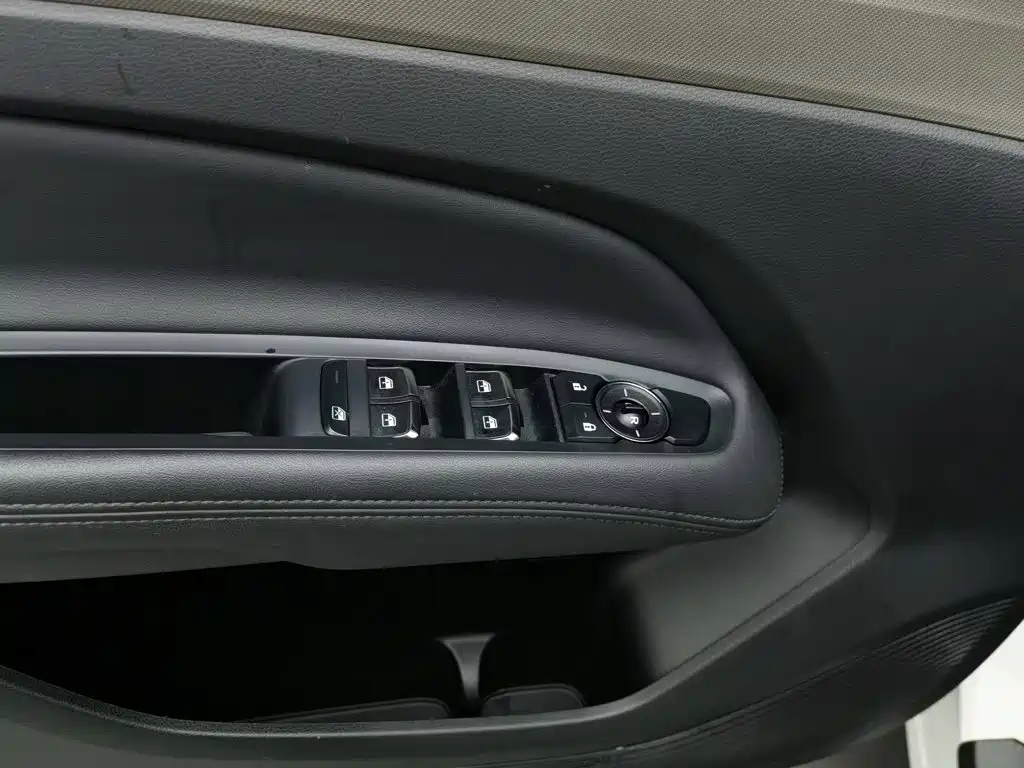 Ford Equator Sport — миниатюра 9